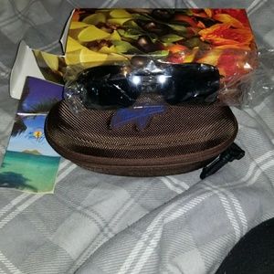 NWB Unisex Maui Jim Lighthouse Sunglasses!